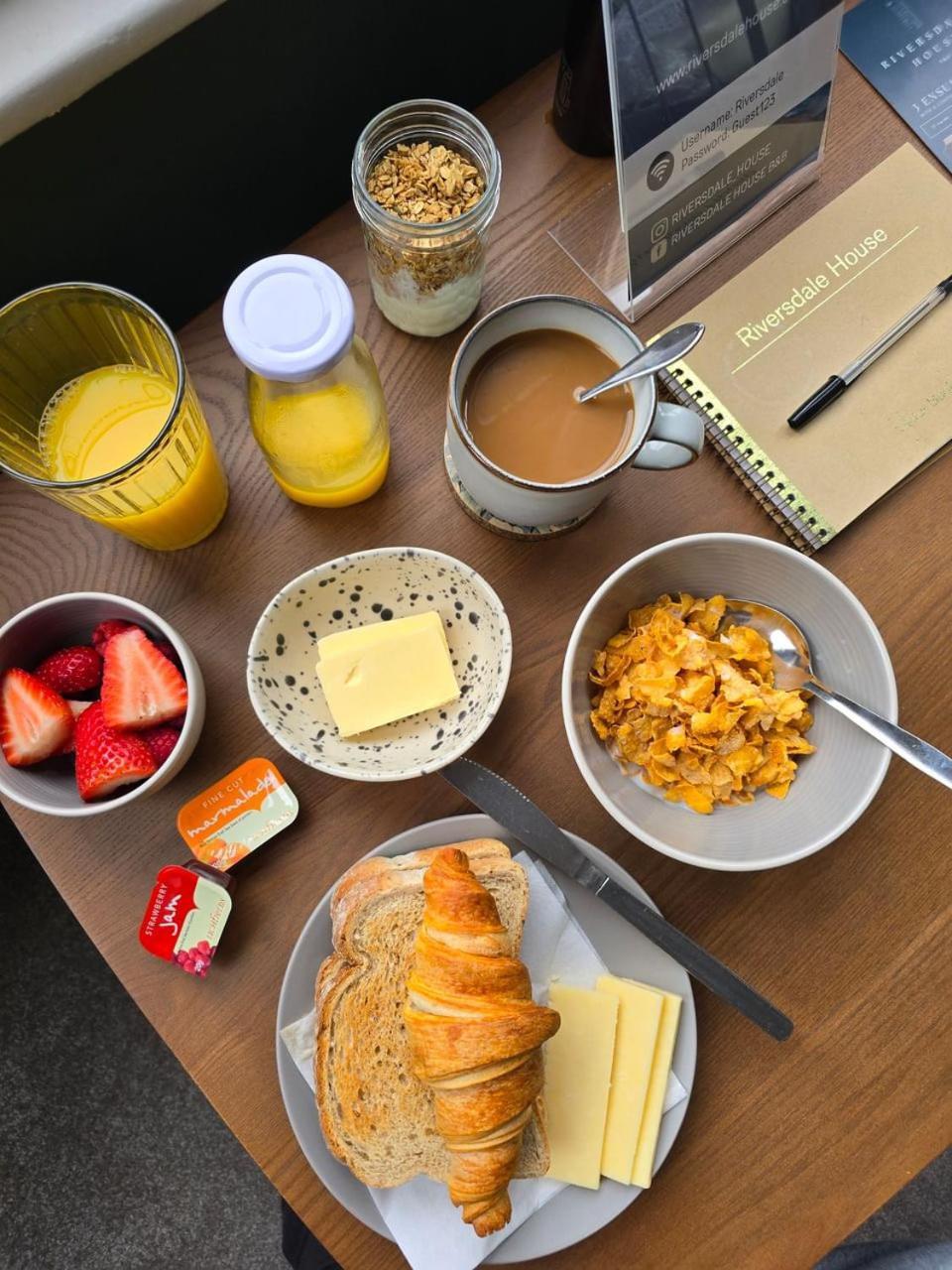 חלנגוחלן Riversdale House Bed & Breakfast מראה חיצוני תמונה